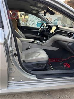 تۆیۆتا کامری